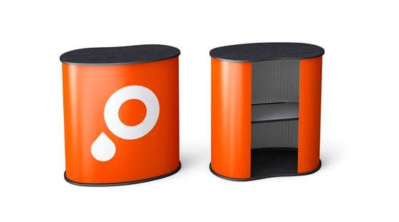 Gebogene Messetheken