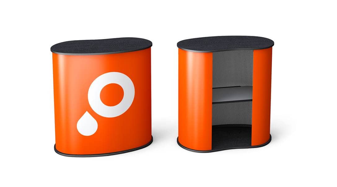 Gebogene Messetheken